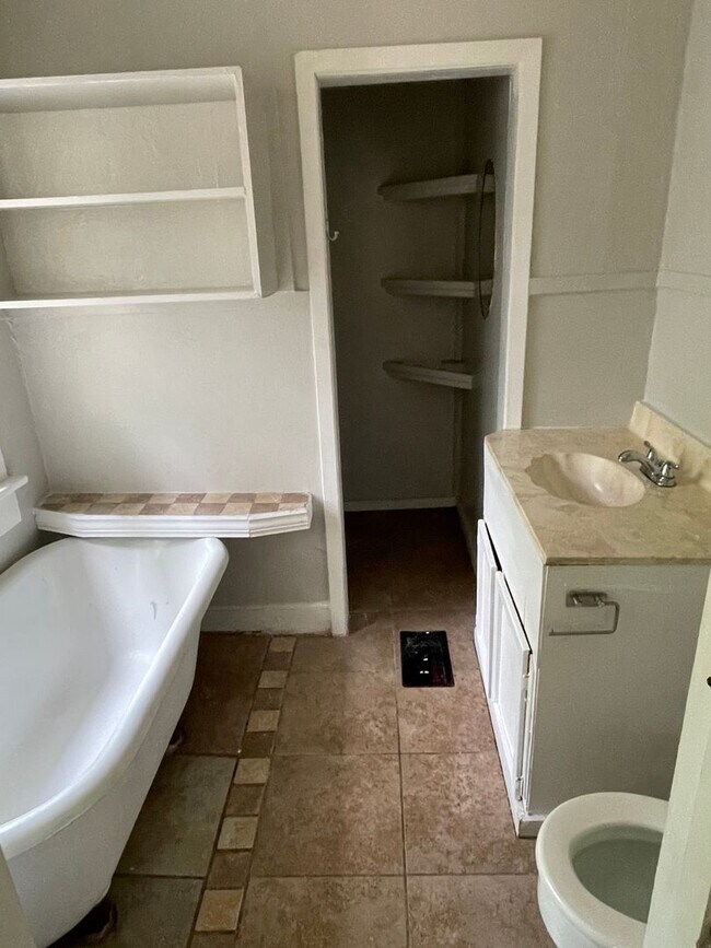 Foto del edificio - 820 College St