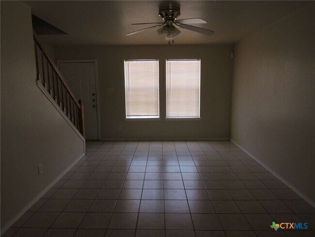 Foto del edificio - 5701 Redstone Dr