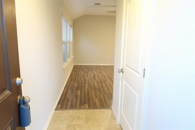 Building Photo - 12925 Ship Bell Dr