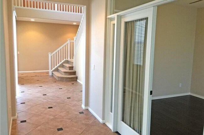 Foto del edificio - Beautiful 4 bedroom, 4 bathroom Menifee Home