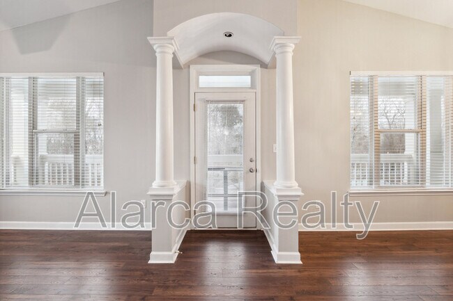 Foto del edificio - 710 Northeast Dr