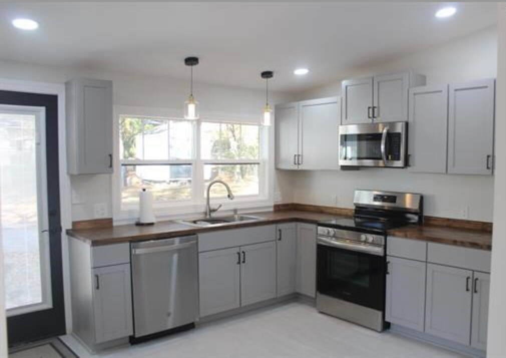 Foto del edificio - 955 Laurie Ln