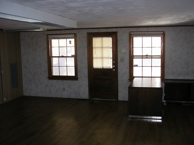 Foto del edificio - 2437 Smallhouse Road