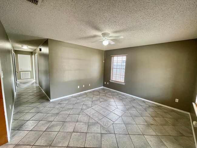 Building Photo - 3110 N 41 St Ln