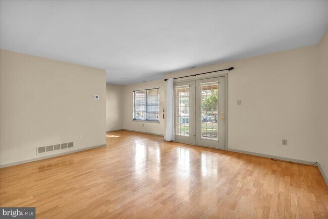 Building Photo - 376 Tavistock Rd