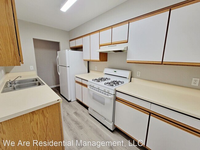 Building Photo - 3 br, 3 bath House - 6315 N. Saint Nicolas...