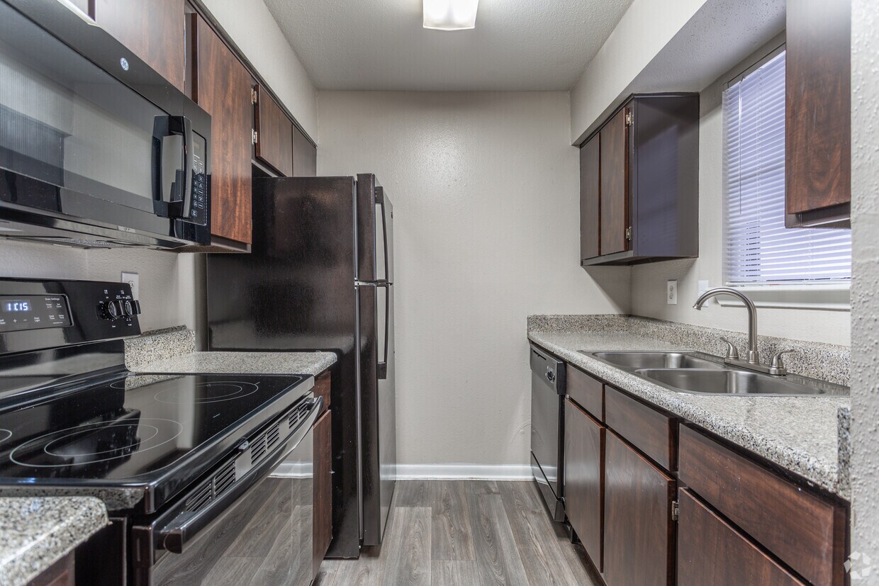 Captain's Landing Apartments 3102 69th St Galveston, TX Apartments