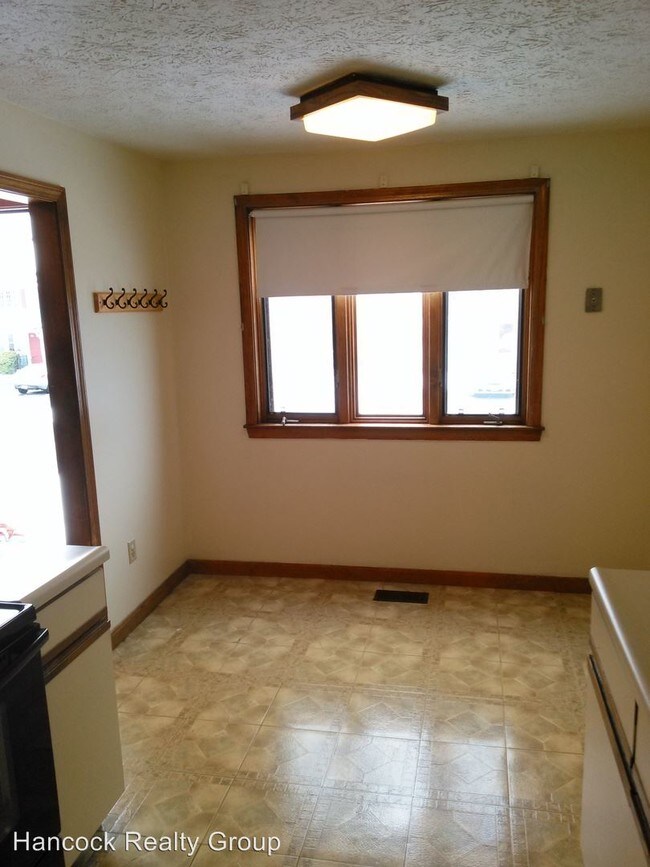 Foto del edificio - 2 br, 1.5 bath House - 39C Fox Meadow Road