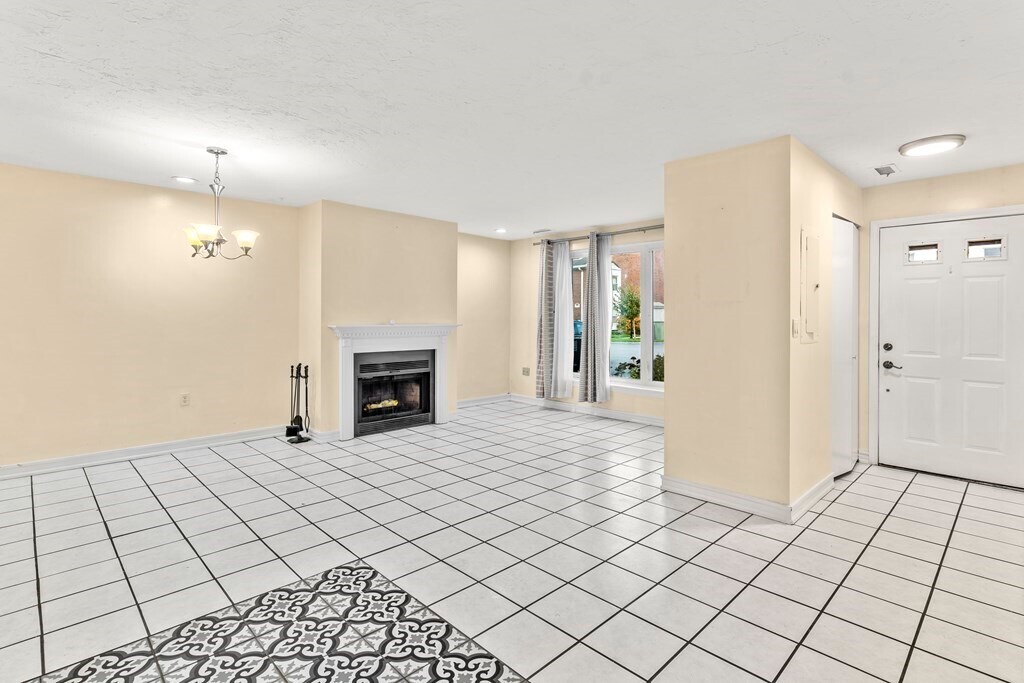 Foto principal - 158 Quincy Shore Dr