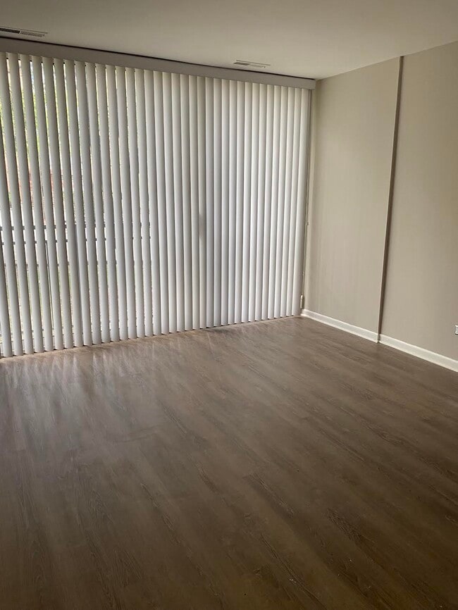 Bedroom - 5820 Oakwood Dr