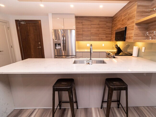 Photo du bâtiment - 5515 Clyde St.