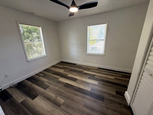 Foto del edificio - 810 20th Ave S