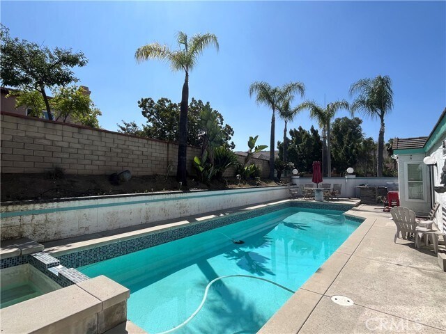 Building Photo - 586 Topside Pl