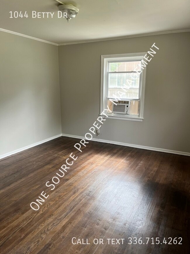 Building Photo - 1044 Betty Dr