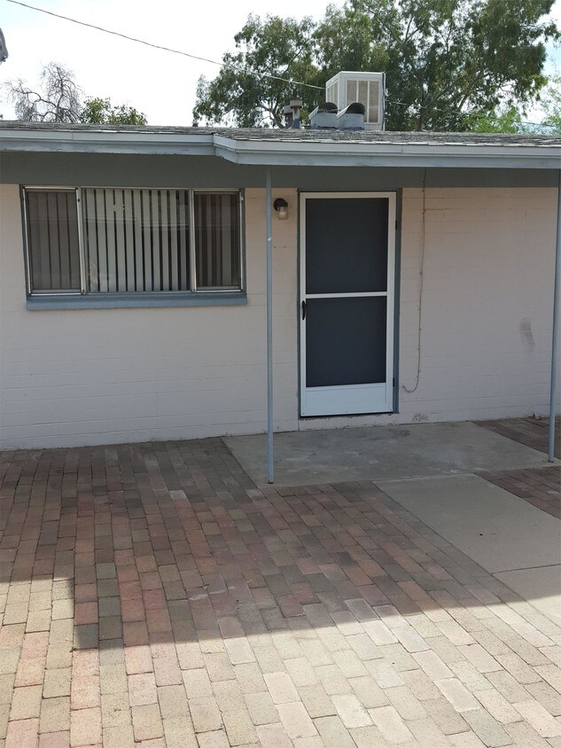 Foto principal - 2545 E Silver St
