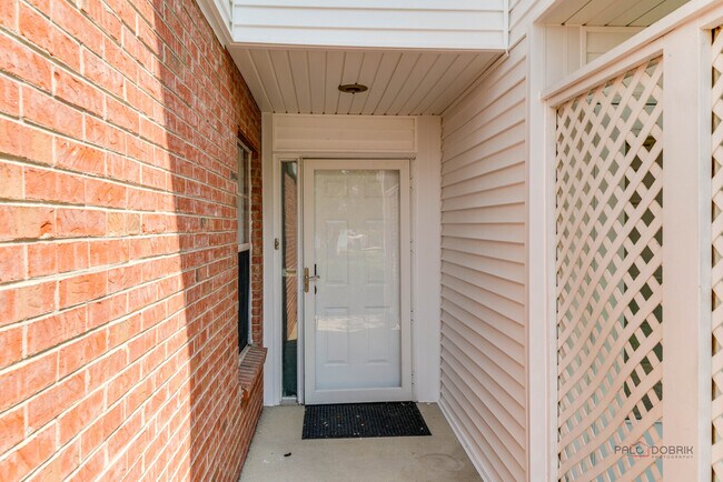 Foto del edificio - 115 Meadowbrook Ln
