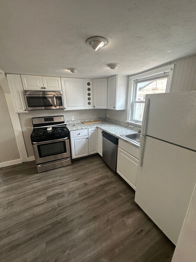 Building Photo - 15 Waterview Pl