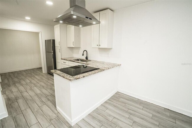 Foto del edificio - 1007 E 32nd Ave