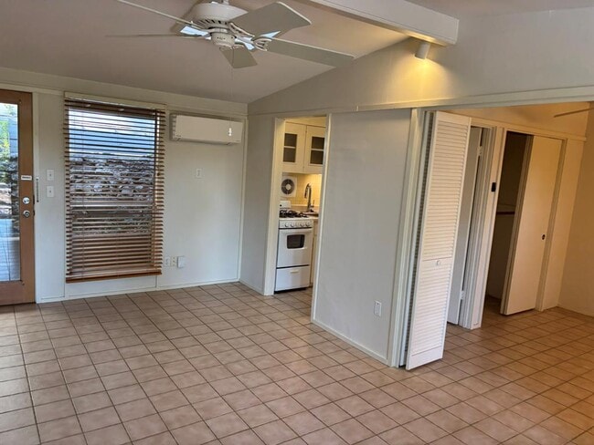 Building Photo - 1714 Summit View Pl