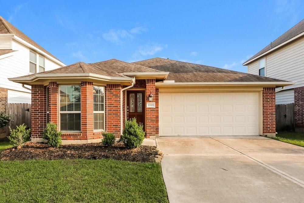 Foto principal - 18919 Hartford Falls Ln