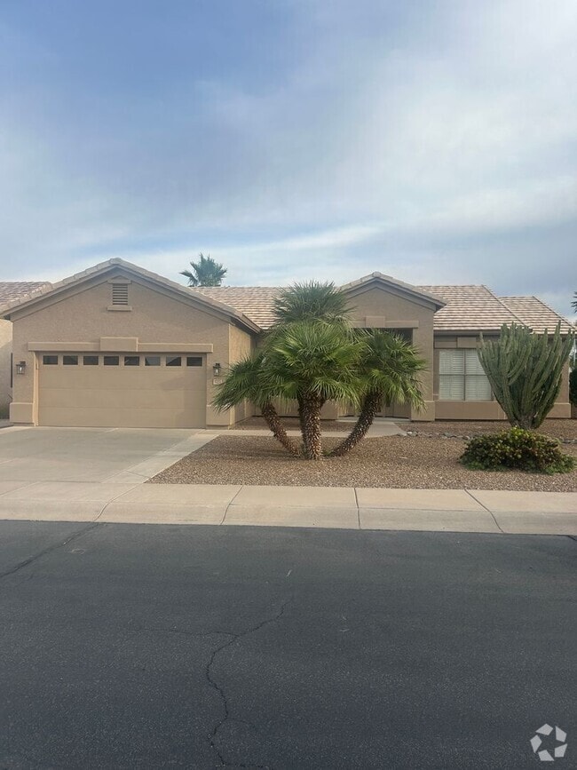 Building Photo - 1031 E Desert Inn Dr