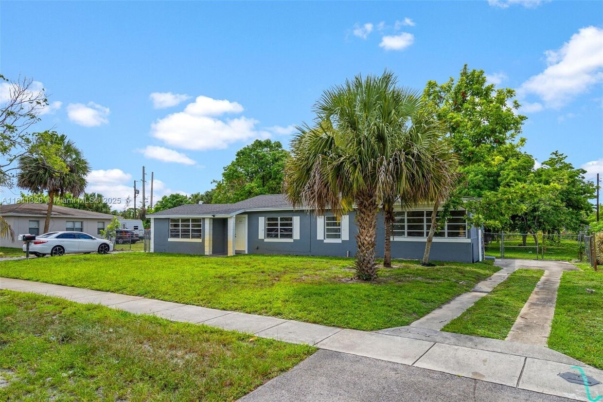 Primary Photo - 820 Alabama Ave