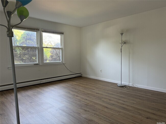 Foto del edificio - 46 W Lane Dr