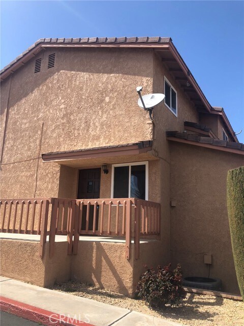 Building Photo - 27535 Lakeview Dr