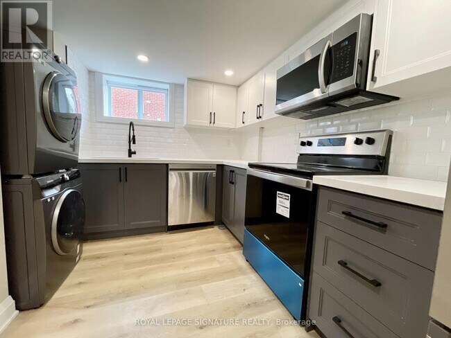 Photo du bâtiment - 282 E 18th St