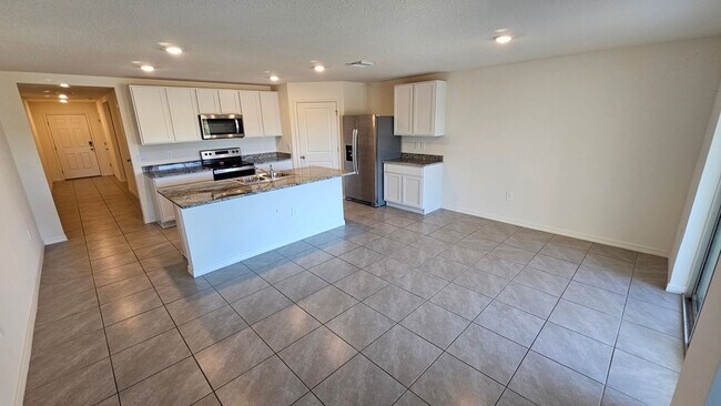 Building Photo - Spacious 4BR Golf Course Home in Beverly Hills