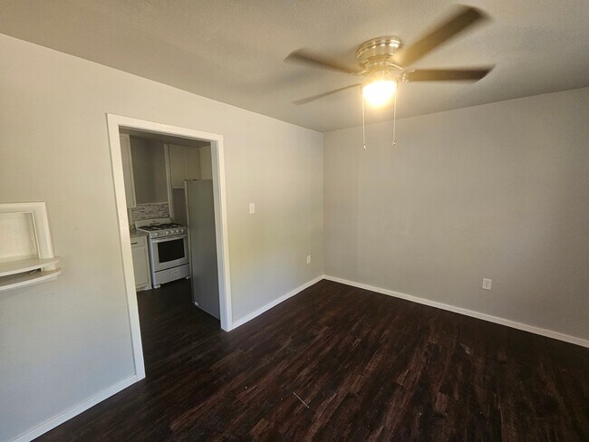 Foto del edificio - 910 SW 7th St