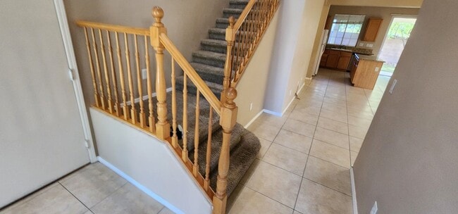 Building Photo - Charming 3 bedroom home with great curb ap...
