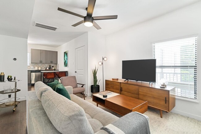 Building Photo - 2300 Stanford St