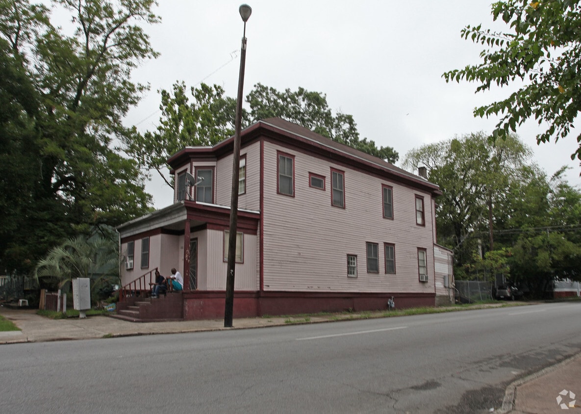 Building Photo - 501 E Park Ave