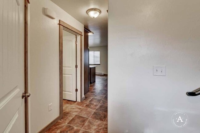 Building Photo - 2058 Gold Ave