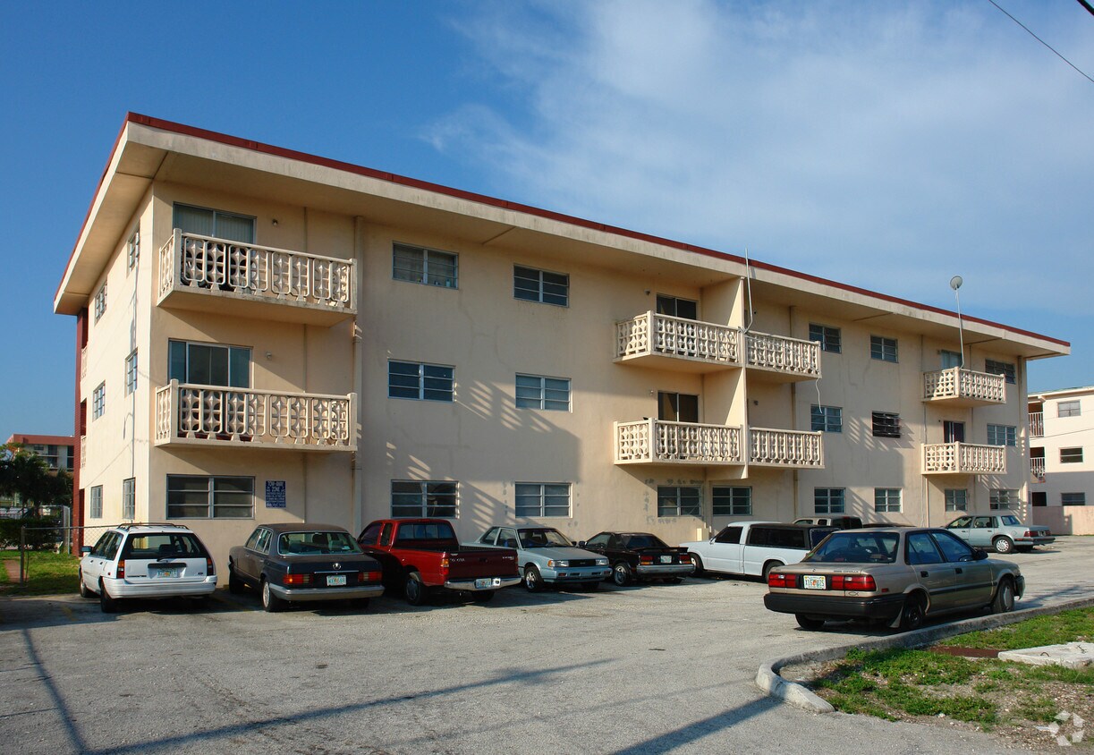 Foto principal - Colonial Sunset Apartments