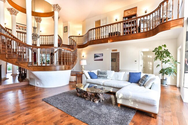 Foto del edificio - 1769 Ivy Rd