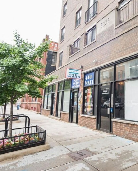 Foto del edificio - 3232 N Sheffield Ave