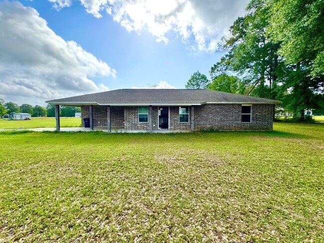 Building Photo - Spacious 3 bed, 2 bath home in Stone County