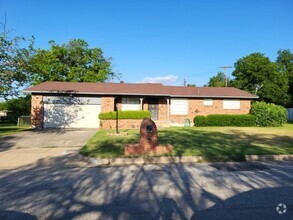 Building Photo - 4525 Bendry St