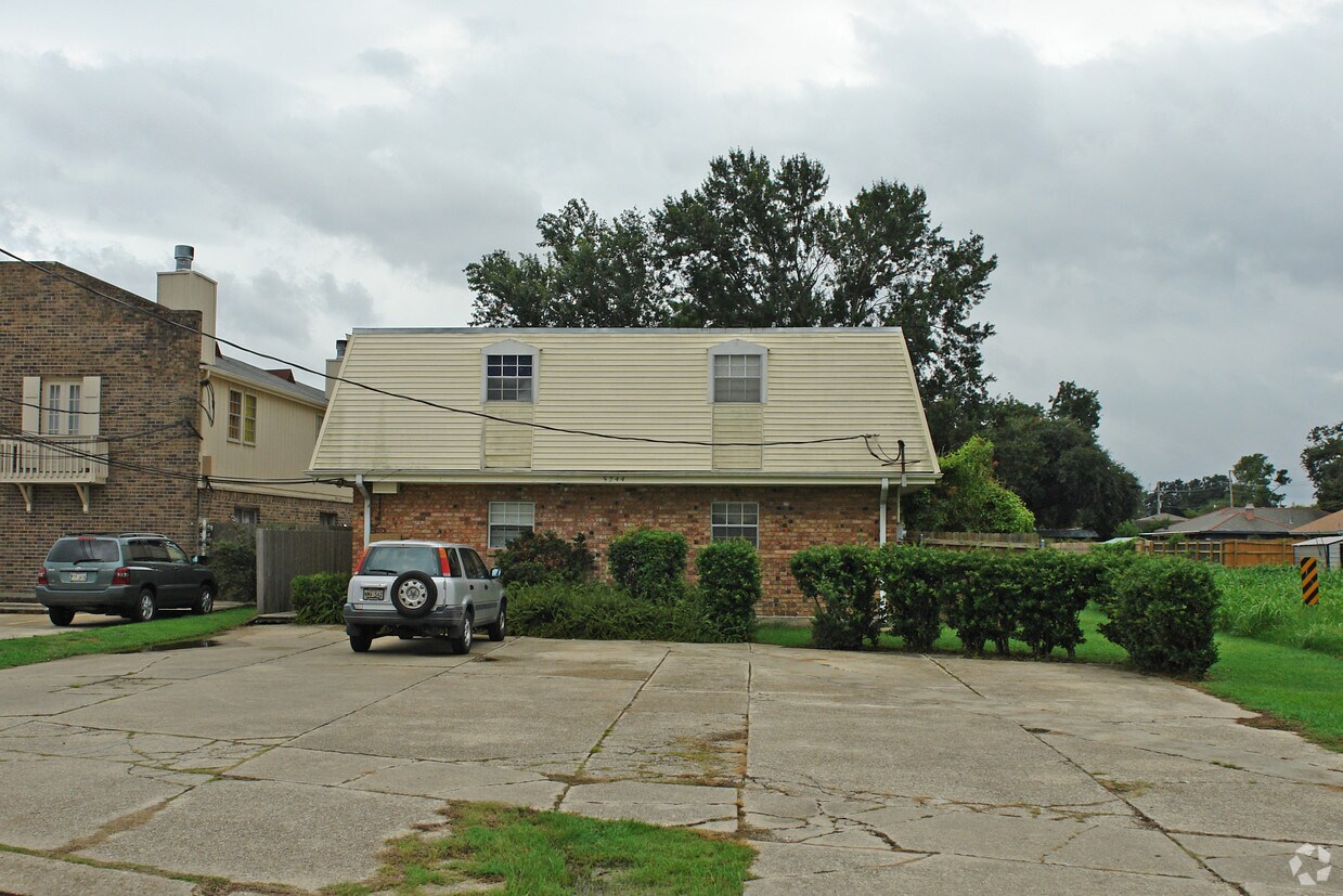 Building Photo - 5244 Quincy St