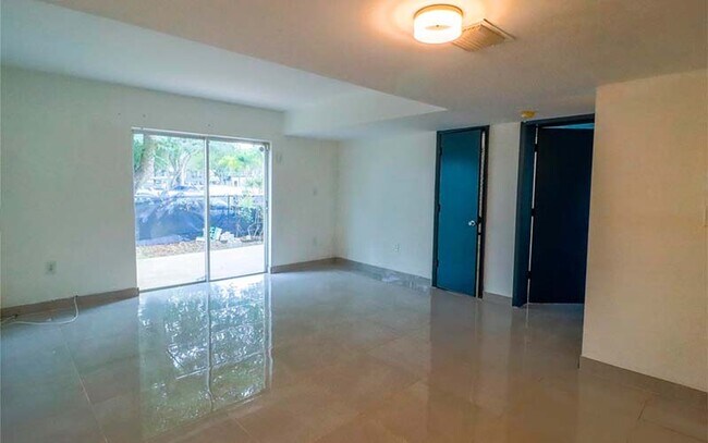 Foto del edificio - 14010 NE 3rd Ct