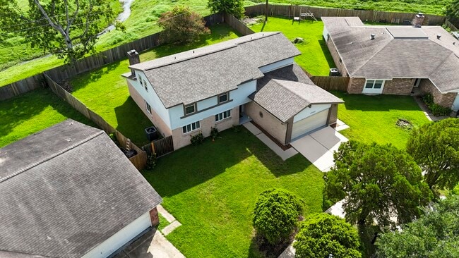 Foto del edificio - 13702 Towne W Blvd