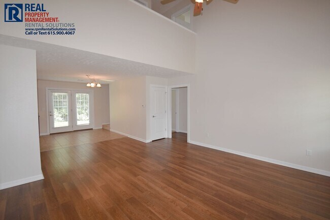 Foto del edificio - Great 5 bedroom 3 bath home! Attached garage and primary on main level!
