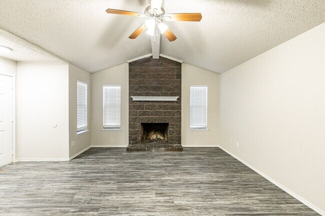 Foto del edificio - MC 13 Wagnon Drive