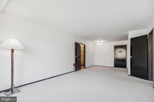 Foto del edificio - 2401 H St NW