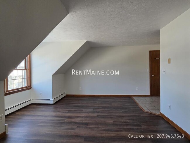 Building Photo - 7 Hartley St