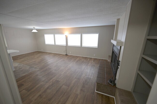 Building Photo - 2+ bed, 2 bath home one 1 acre in Carlsborg