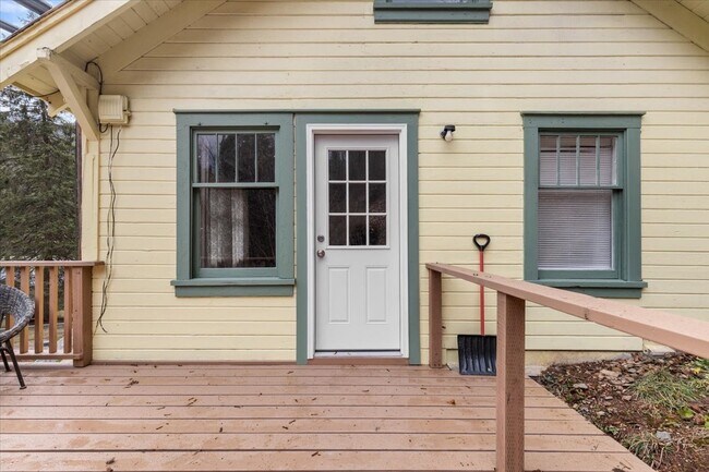 Building Photo - 1144 Canyon Ave