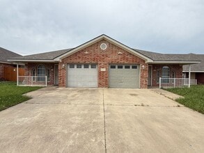 Building Photo - 5010 Heather Ln